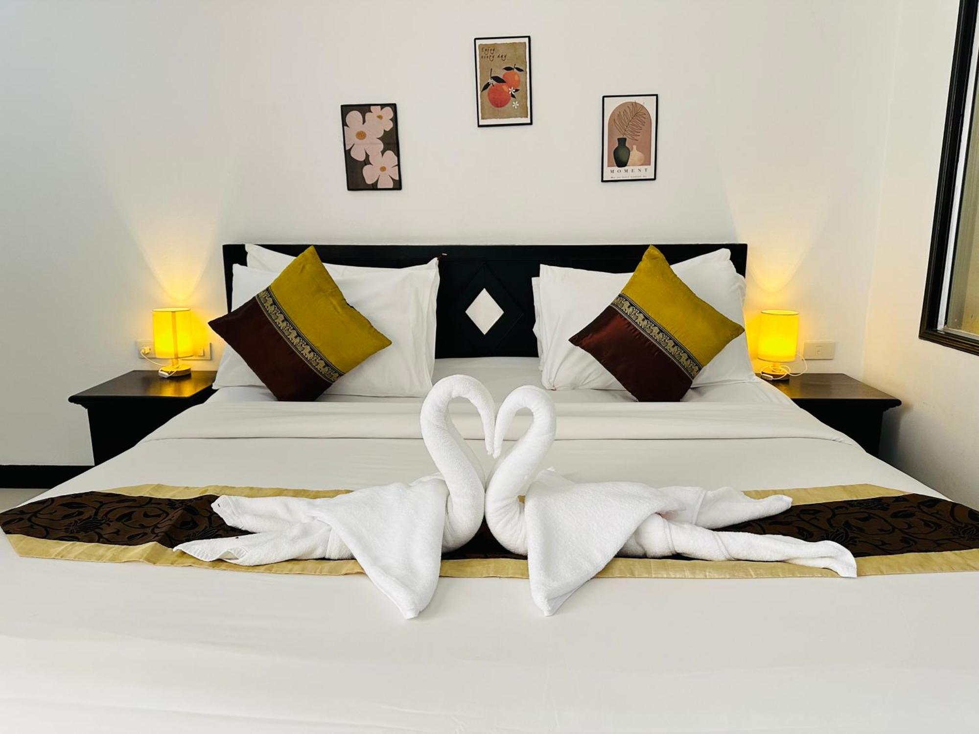 Hotel Baya Phuket Patong Exterior foto