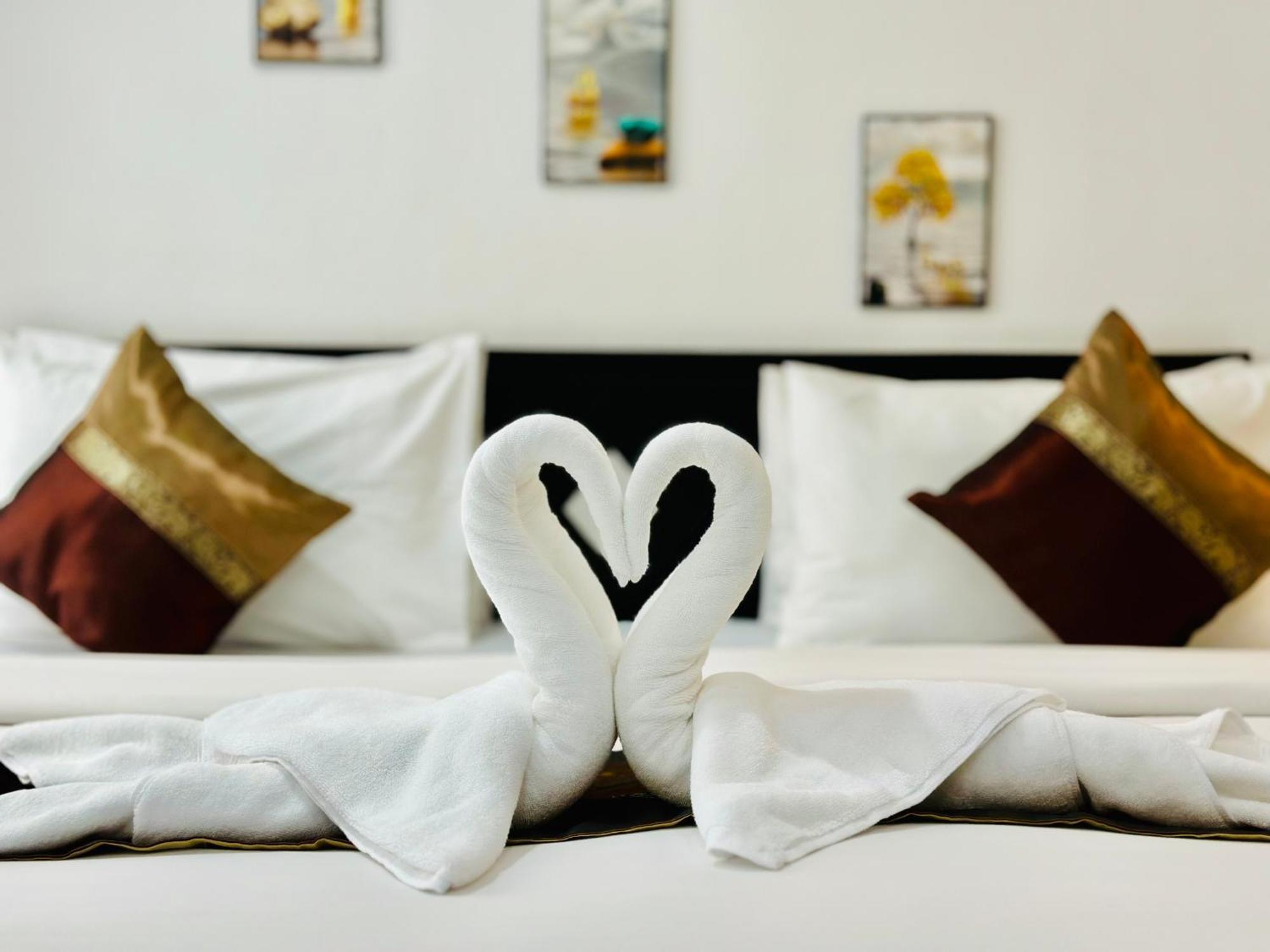 Hotel Baya Phuket Patong Exterior foto